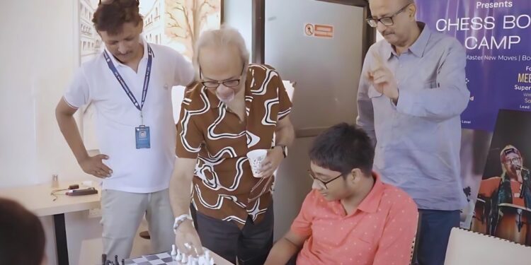 सौमित्र रे ने मेघदूत डिजिटल प्लेटफॉर्म के शतरंज बूट कैंप का आयोजन किया
