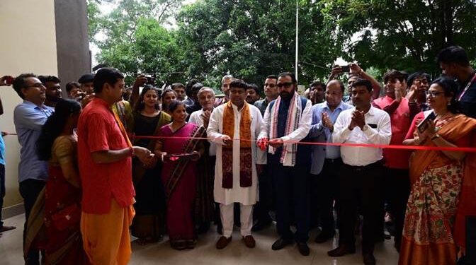मंत्री प्रतापराव ने कोलकाता के राष्ट्रीय होम्योपैथी संस्थान में स्नातक बालक छात्रावास का किया उद्घाटन