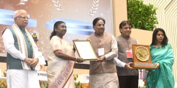 राष्ट्रपति ने स्वच्छ सर्वेक्षण 2024-25 पुरस्कार किए प्रदान, इंदौर, सूरत, नवी मुंबई प्रीमियर सुपर स्वच्छ लीग में हुए शामिल