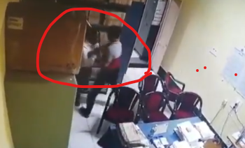 पश्चिम बंगाल स्वास्थ्य विज्ञान विश्वविद्यालय में सहायक रजिस्ट्रार पर हमला करते हुए टीएमसी विधायक हुमायूं कबीर सीसीटीवी में कैद, वीडियो हुआ वायरल