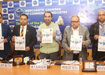 चौथी सबसे बड़ी अर्थव्यवस्था होने के बावजूद, दुनिया में सबसे ज़्यादा आबादी होने के कारण भारत में प्रति व्यक्ति आय अभी भी है कम