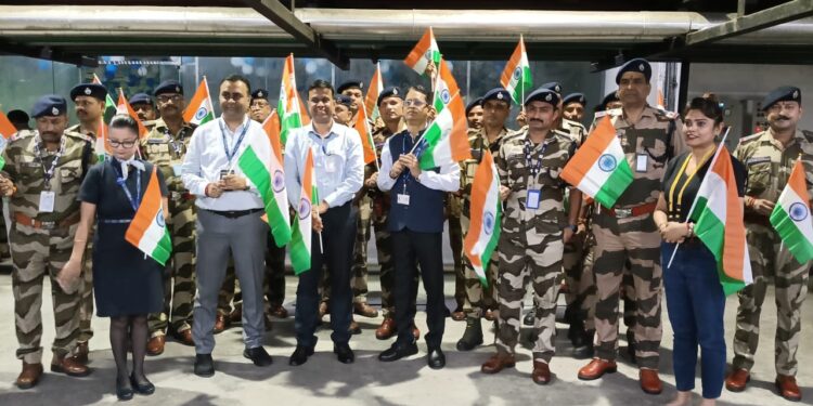 NSCBI AIRPORT, KOLKATA पर सीआईएसएफ और सुरक्षाबलों के साथ मनाया गया रक्षाबंधन