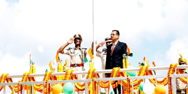 स्वतंत्रता दिवस पर एनएससीबीआई हवाई अड्डे, कोलकाता में हुआ ध्वजारोहण समारोह