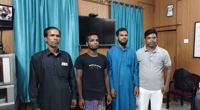 बांग्लादेश भेजे जाने के डेढ़ महीने बाद बीएसएफ ने मालदा के प्रवासी मजदूर को बशीरहाट पुलिस को सौंपा