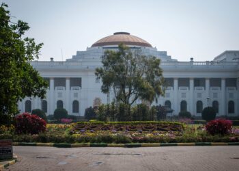 सीएम को छोड़कर अब से कोई भी विधायक व मंत्री सुरक्षा गार्ड या हथियार के साथ विधानसभा परिसर में नहीं कर सकेगा प्रवेश