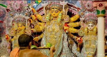 ‘बोनेडी बाड़ियों’ में सोने के जेवरात से सजी मूर्तियों के लिए की कड़ी सुरक्षा व्यवस्था : कोलकाता पुल‍िस