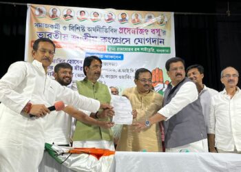 अर्थशास्त्री और पूर्व माकपा नेता प्रसेनजीत बोस कांग्रेस में हुए शामिल