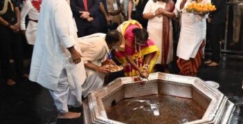 पुरखों की आत्मा की शांति के लिए राष्ट्रपति मुर्मु ने गयाजी पहुंचकर किया पिंडदान