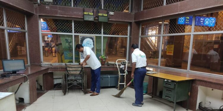 मेट्रो रेलवे ने स्मार्टकार्ड व मोबाइल क्यूआर टिकट का उपयोग कर स्वच्छता ही सेवा अभियान में सहयोग करने का आग्रह क‍िया