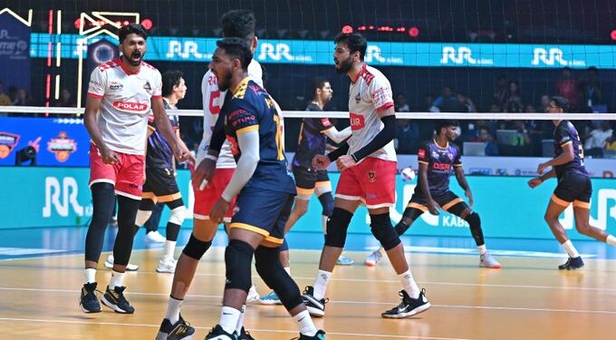 बेंगलुरु टॉरपीडोज ने पीवीएल में कोलकाता थंडरबोल्ट्स पर 11-15, 15-13, 15-11, 15-11 से की जीत दर्ज