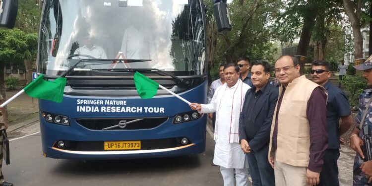 डॉ. सुकांत मजूमदार ने आईआईएम कलकत्ता में भारत अनुसंधान यात्रा 2025 को दिखाई हरी झंडी