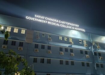 महिला चिकित्सक पर हमला : बलात्कार की धमकी मामले में तीन गिरफ्तार, राज्यपाल ने घटना पर जताई कड़ी आपत्ति