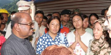 दार्जिलिंग पहुँचे राज्‍यपाल बोस, बागडोगरा पहुँचते ही, ज़मीनी हालात का ल‍िया जायज़ा