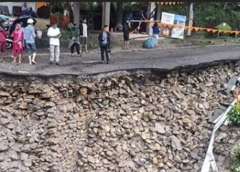 दार्जिलिंग की पहाड़ियों में भारी बारिश के कारण हुए भूस्खलन में अब तक 20 लोगों की हुई मौत