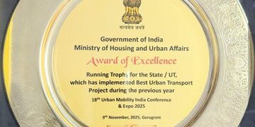 पश्चिम बंगाल के लिए गौरव का क्षण!, “यात्री साथी” को भारत सरकार के आवास एवं शहरी मामलों के मंत्रालय द्वारा उत्कृष्टता पुरस्कार और सर्वश्रेष्ठ शहरी परिवहन परियोजना के लिए रनिंग ट्रॉफी प्रदान की गई : सीएम ममता