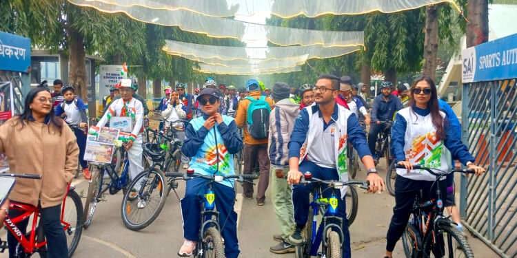 कोलकाता में ‘फिट इंडिया संडेज़ ऑन साइकिल’ का सफलतापूर्वक समापन, सैकड़ों साइकिल चालकों ने लिया हिस्सा