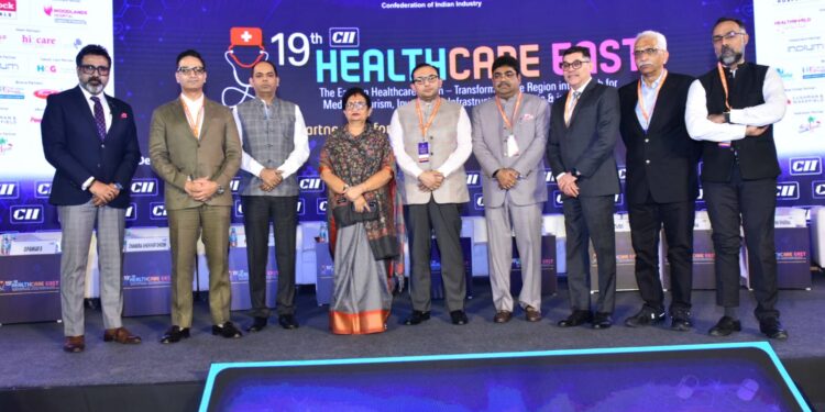 पश्चिम बंगाल सरकार ने सभी के लिए हेल्थकेयर सेवाओं को बेहतर बनाने के लिए पब्लिक-प्राइवेट सहयोग को मज़बूत करने का किया आह्वान