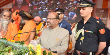 परित्राणाय साधूनां विनाशाय च दुष्कृताम् धर्म-संस्थापनार्थाय सम्भवामि युगे युगे : राज्यपाल बोस