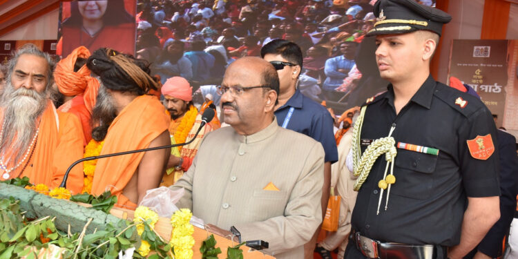 परित्राणाय साधूनां विनाशाय च दुष्कृताम् धर्म-संस्थापनार्थाय सम्भवामि युगे युगे : राज्यपाल बोस