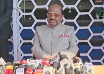 साल्टलेक स्टेडियम हंगामा : राज्यपाल ने घटनास्‍थल का किया दौरा, राज्‍य सरकार को स्टैंडर्ड ऑपरेटिंग प्रोसीजर बनाने की दी सलाह