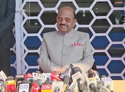 साल्टलेक स्टेडियम हंगामा : राज्यपाल ने घटनास्‍थल का किया दौरा, राज्‍य सरकार को स्टैंडर्ड ऑपरेटिंग प्रोसीजर बनाने की दी सलाह