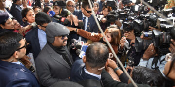 बंगाल की जनता के लिए करता रहूंगा काम, धमकियों से नहीं डरूंगा : राज्यपाल