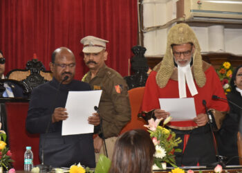 राज्‍यपाल बोस ने सुजॉय पॉल को कलकत्ता उच्च न्यायालय के मुख्य न्यायाधीश के रूप में द‍िलाई शपथ