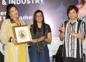 बहुत संघर्ष के बाद, महिलाएं अब पुरुषों के बराबर काम कर रही हैं : ऋतुपर्णा सेनगुप्ता