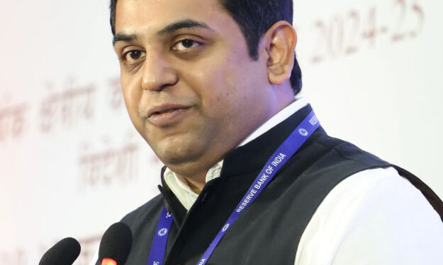 INR के इंटरनेशनलाइज़ेशन से स्टेबिलिटी मिलेगी और आउटरीच बढ़ेगी: RBI अधिकारी