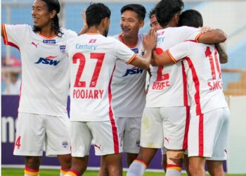 आईएसएल फुटबॉल मैच में रेयान विलियम्स और आशिक कुरानिया के गोल से बेंगलुरु एफसी ने मोहम्मडन एससी को 2-1 दी मात