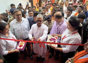 पश्चिम बंगाल के मंत्री दिलीप घोष ने पश्चिम मेदिनीपुर में आधार सेवा केंद्र का किया उद्घाटन