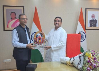 राज्‍य बजट से पहले भारतीय रिजर्व बैंक के गवर्नर संजय मल्होत्रा ​और बंगाल के सीएम शुभेंदु अधिकारी की हुूई मुलाकात